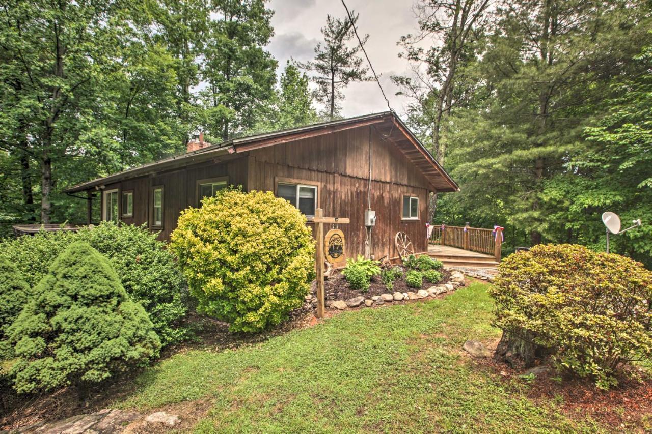 Secluded Stanardsville Cabin With 10 Acres And Hot Tub ภายนอก รูปภาพ
