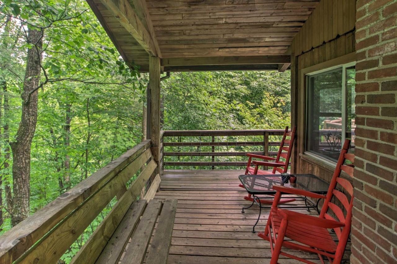 Secluded Stanardsville Cabin With 10 Acres And Hot Tub ภายนอก รูปภาพ