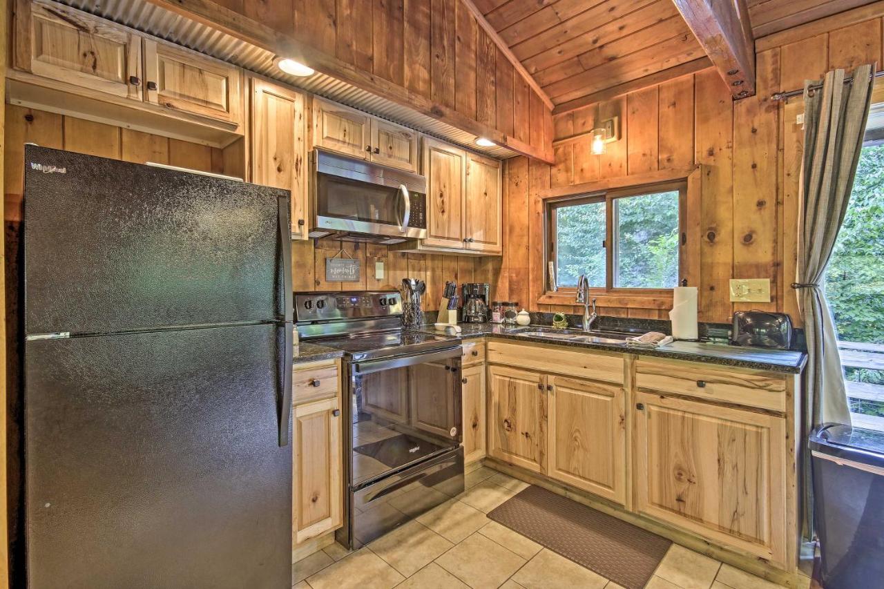 Secluded Stanardsville Cabin With 10 Acres And Hot Tub ภายนอก รูปภาพ