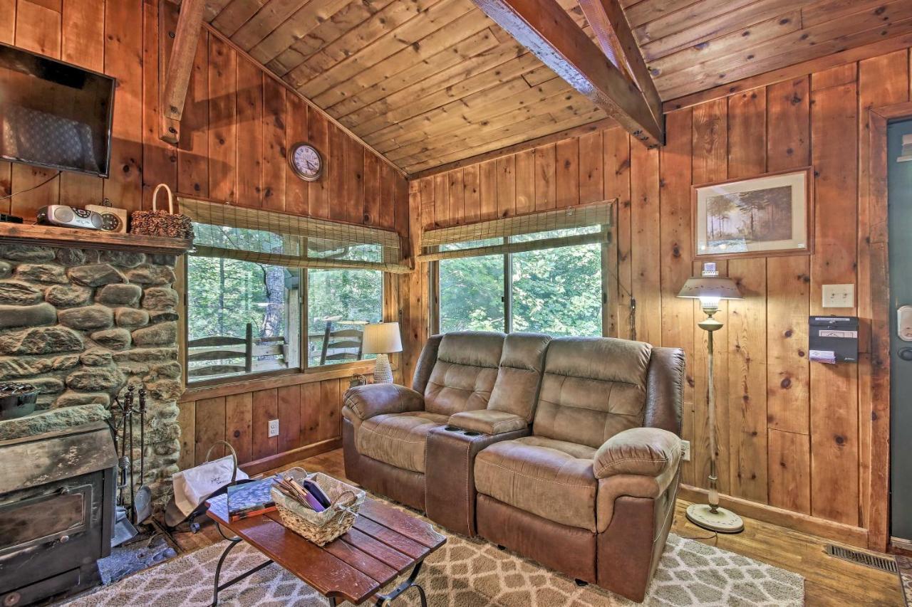 Secluded Stanardsville Cabin With 10 Acres And Hot Tub ภายนอก รูปภาพ