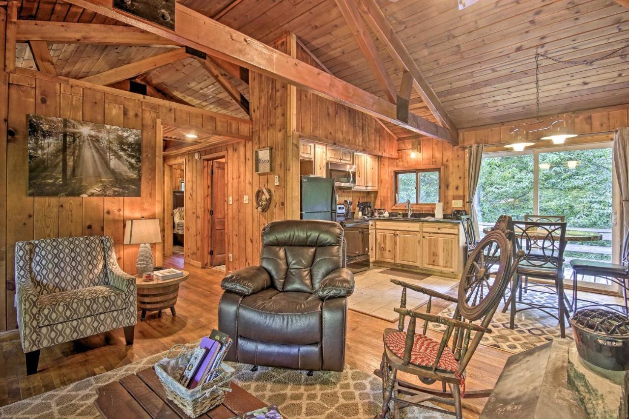 Secluded Stanardsville Cabin With 10 Acres And Hot Tub ภายนอก รูปภาพ