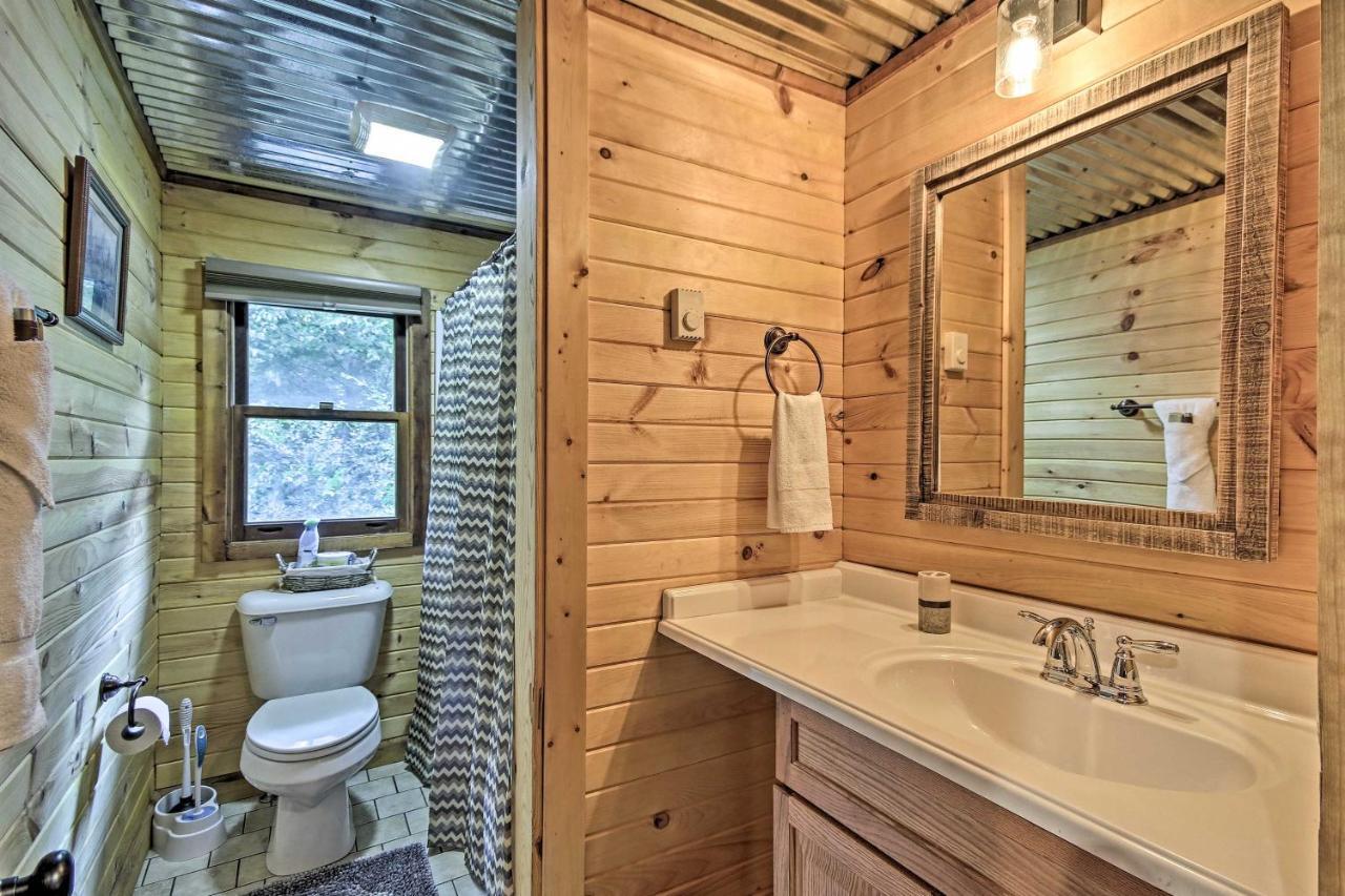 Secluded Stanardsville Cabin With 10 Acres And Hot Tub ภายนอก รูปภาพ